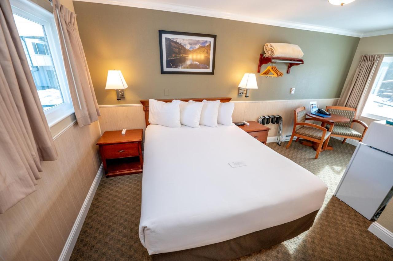 Basic Queen Room