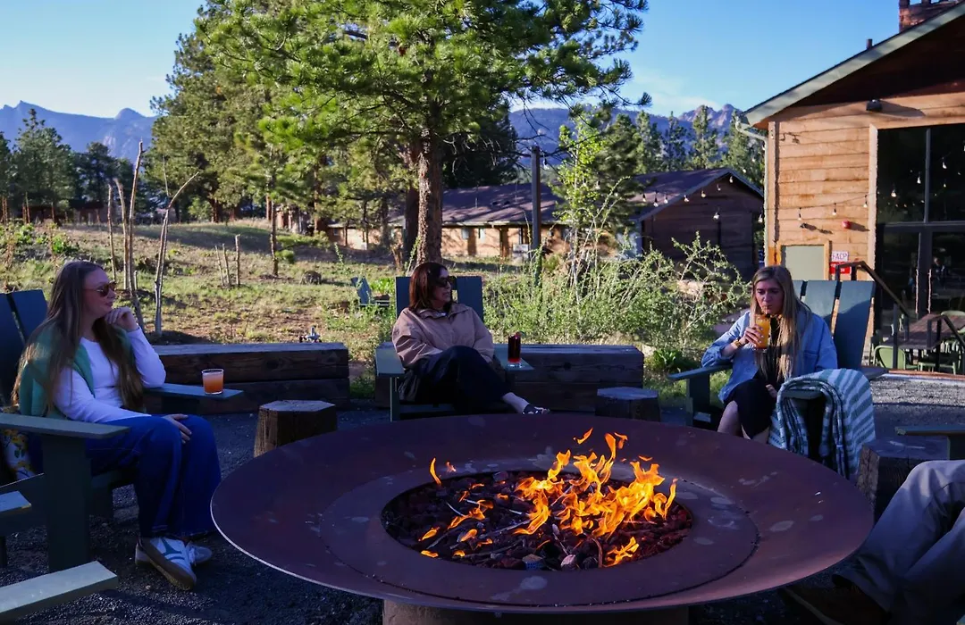 Trailhead Lodge-1