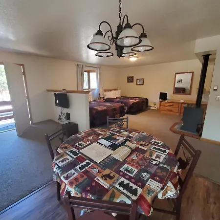 Swiftcurrent Lodge-2
