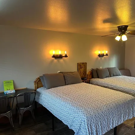 Columbine Inn (Adults Only)-3